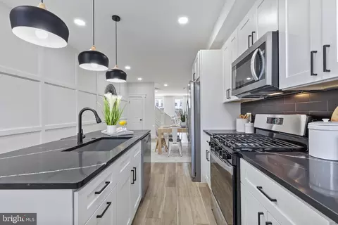 Entry Way - 342 Ilchester Ave, Baltimore, MD 21218 photo 3 of 3