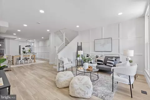 Entry Way - 342 Ilchester Ave, Baltimore, MD 21218 photo 1 of 3
