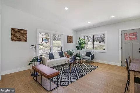 2805 Steele Rd, Baltimore, MD 21209 photo 2