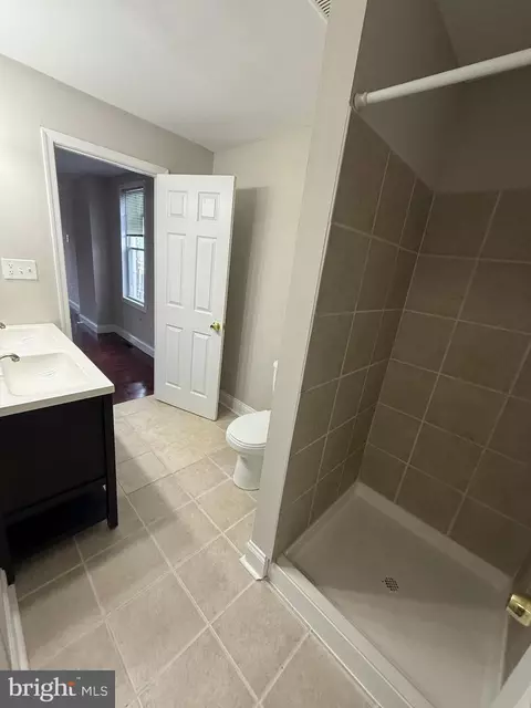 Bath - 145 Collins Ave, Baltimore, MD 21229 photo 4 of 4