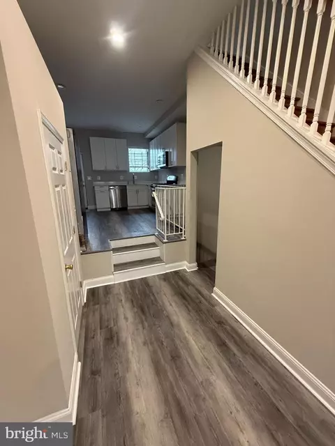 Entry Way - 145 Collins Ave, Baltimore, MD 21229 photo 3 of 17