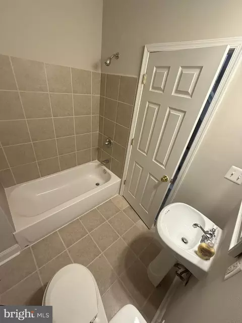Bath - 145 Collins Ave, Baltimore, MD 21229 photo 2 of 4
