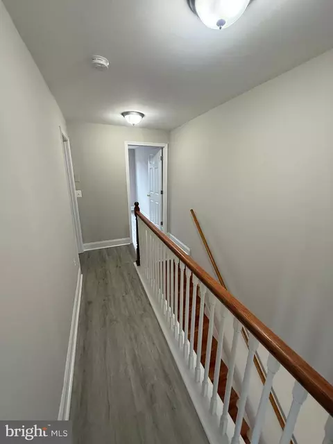 Entry Way - 145 Collins Ave, Baltimore, MD 21229 photo 11 of 17