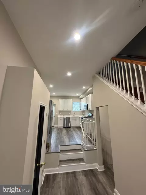 Entry Way - 145 Collins Ave, Baltimore, MD 21229 photo 14 of 17