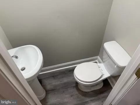 Entry Way - 145 Collins Ave, Baltimore, MD 21229 photo 5 of 17