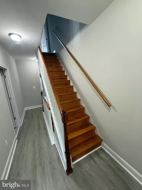 Entry Way - 145 Collins Ave, Baltimore, MD 21229 photo 9 of 17