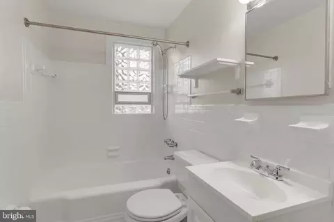 555 Lucia Ave, Baltimore, MD 21229 photo 13