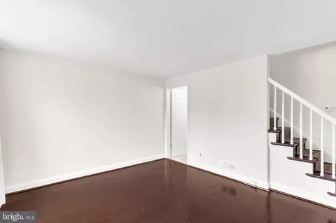 555 Lucia Ave, Baltimore, MD 21229 photo 4