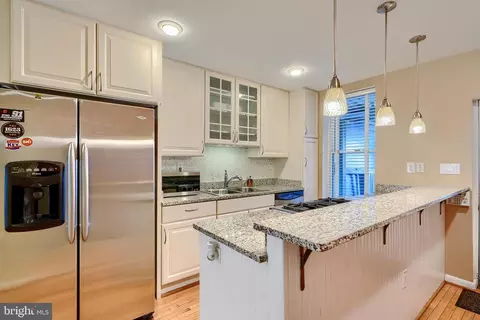 Kitchen - 128 E Ostend St, Baltimore, MD 21230 photo 3 of 6
