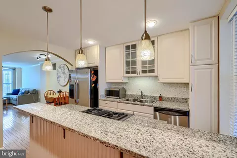 Kitchen - 128 E Ostend St, Baltimore, MD 21230 photo 5 of 6