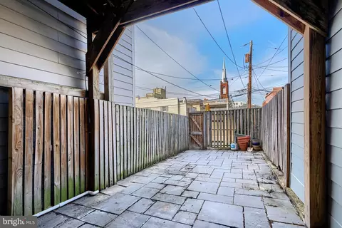 Exterior - 128 E Ostend St, Baltimore, MD 21230 photo 4 of 7