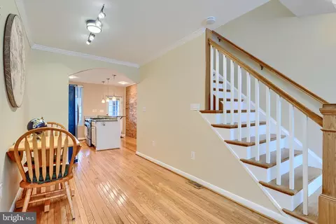 Entry Way - 128 E Ostend St, Baltimore, MD 21230 photo 2 of 2