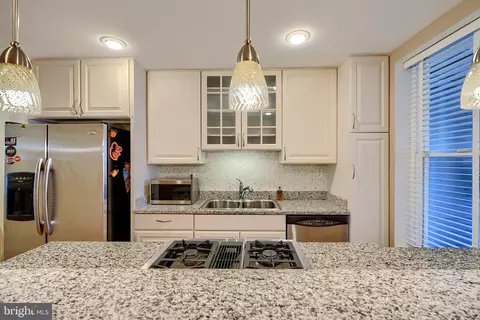 Kitchen - 128 E Ostend St, Baltimore, MD 21230 photo 4 of 6