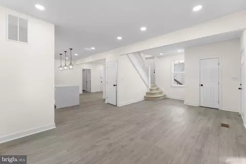 Entry Way - 509 Mccabe Ave, Baltimore, MD 21212 photo 11 of 14