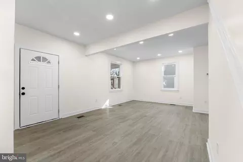 Entry Way - 509 Mccabe Ave, Baltimore, MD 21212 photo 12 of 14