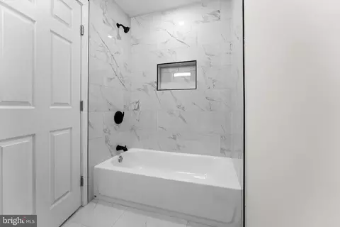 Entry Way - 509 Mccabe Ave, Baltimore, MD 21212 photo 8 of 14