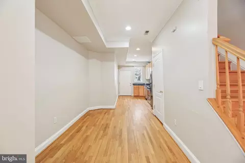 Entry Way - 524 Scott St, Baltimore, MD 21230 photo 2 of 3