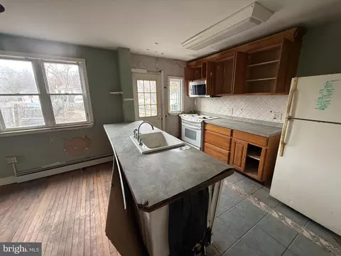 Kitchen - 608 E Jeffrey St, Baltimore, MD 21225 photo 1 of 1
