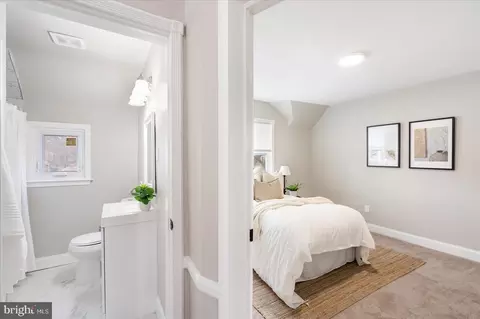 Entry Way - 732 Whitmore Ave, Baltimore, MD 21216 photo 7 of 8