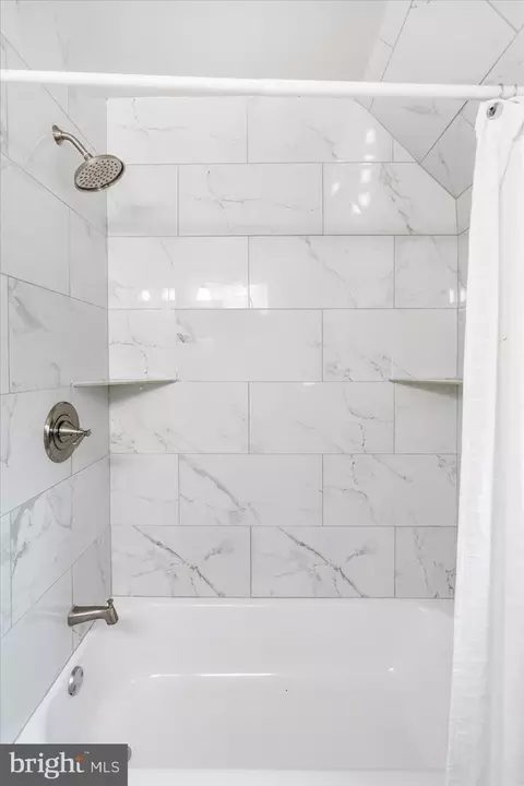 Bath - 732 Whitmore Ave, Baltimore, MD 21216 photo 2 of 3