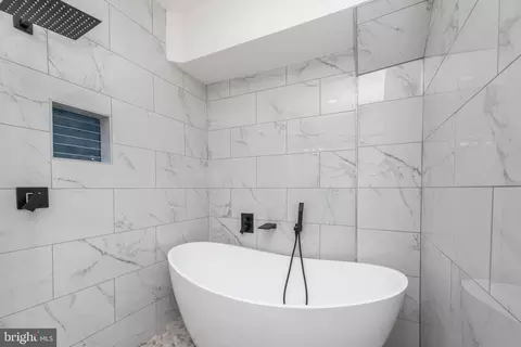Bath - 2215 E Preston St, Baltimore, MD 21213 photo 2 of 4