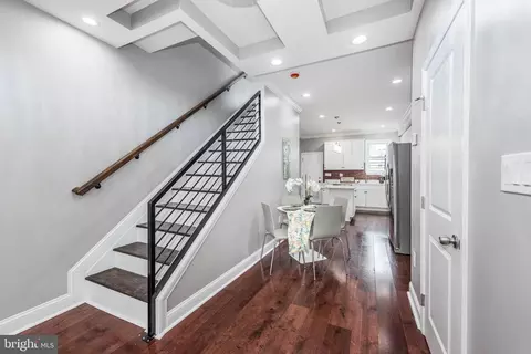 Entry Way - 2215 E Preston St, Baltimore, MD 21213 photo 2 of 4