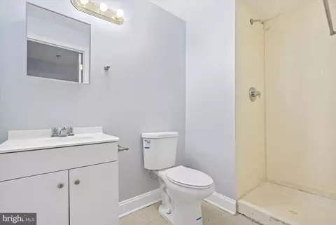 Bath - 1604 N Broadway, Baltimore, MD 21213 photo 4 of 5