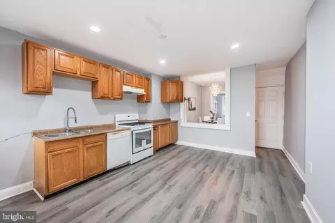 Entry Way - 2016 Penrose Ave, Baltimore, MD 21223 photo 4 of 5