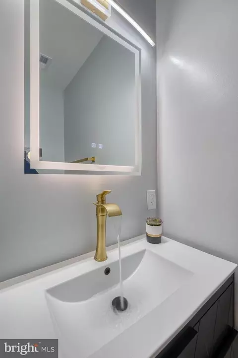 Bath - 1727 E Oliver St, Baltimore, MD 21213 photo 1 of 9