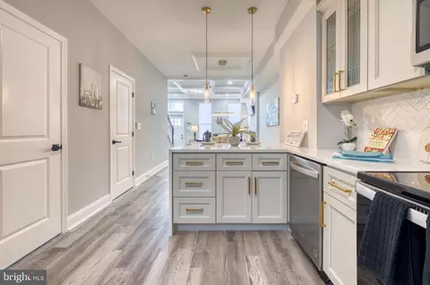 Entry Way - 1727 E Oliver St, Baltimore, MD 21213 photo 5 of 6