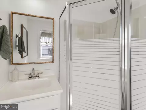 Bath - 1104 S Clinton St, Baltimore, MD 21224 photo 4 of 4