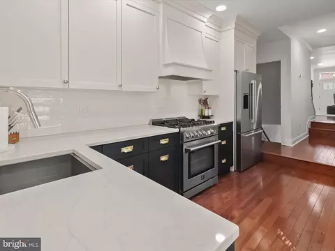 Kitchen - 1104 S Clinton St, Baltimore, MD 21224 photo 2 of 6