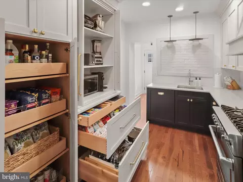 Kitchen - 1104 S Clinton St, Baltimore, MD 21224 photo 4 of 6