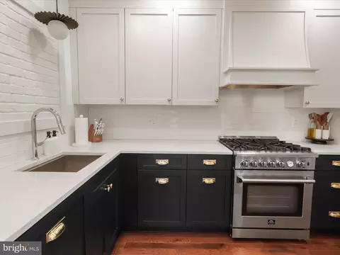 Kitchen - 1104 S Clinton St, Baltimore, MD 21224 photo 3 of 6