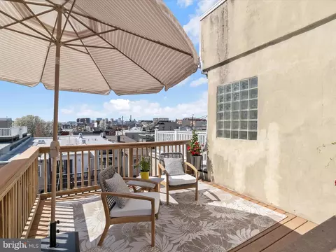 Exterior - 1104 S Clinton St, Baltimore, MD 21224 photo 5 of 12