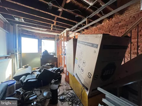Entry Way - 1934 W North Ave, Baltimore, MD 21217 photo 7 of 8