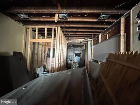 Entry Way - 1934 W North Ave, Baltimore, MD 21217 photo 3 of 8