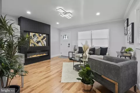 2137 Koko Ln, Baltimore, MD 21216