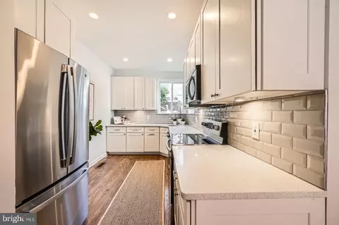 Kitchen - 804 S Bond St, Baltimore, MD 21231 photo 6 of 7