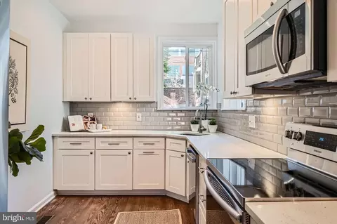 Kitchen - 804 S Bond St, Baltimore, MD 21231 photo 3 of 7