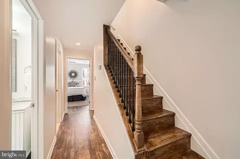 Entry Way - 804 S Bond St, Baltimore, MD 21231 photo 2 of 3