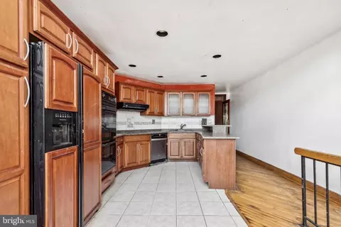2333 Eutaw Pl, Baltimore, MD 21217 photo 13