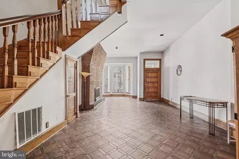 2333 Eutaw Pl, Baltimore, MD 21217 photo 9