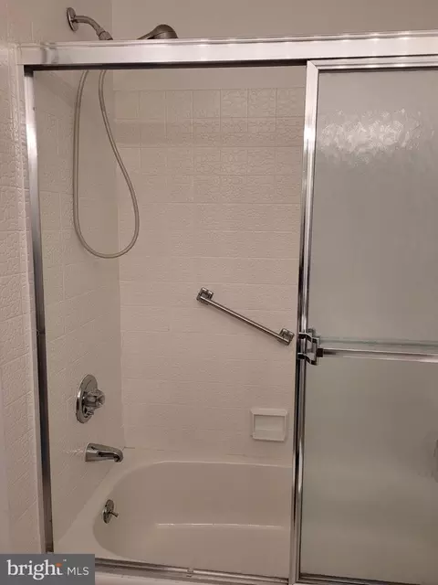 Bath - 6300 Red Cedar Pl #309, Baltimore, MD 21209 photo 2 of 3