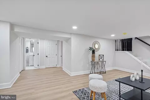 Entry Way - 4508 Arabia Ave, Baltimore, MD 21214 photo 7 of 10