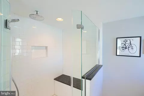 Bath - 2214 E Lombard St E, Baltimore, MD 21231 photo 2 of 6