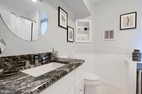 Bath - 2214 E Lombard St E, Baltimore, MD 21231 photo 5 of 6