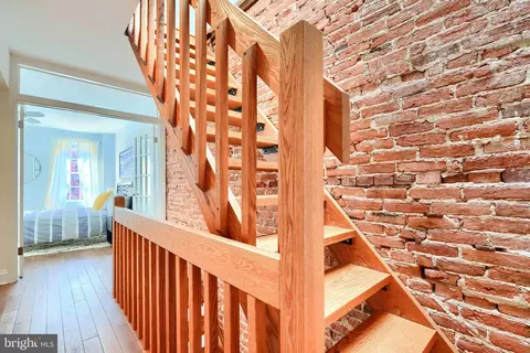 Entry Way - 2214 E Lombard St E, Baltimore, MD 21231 photo 2 of 3