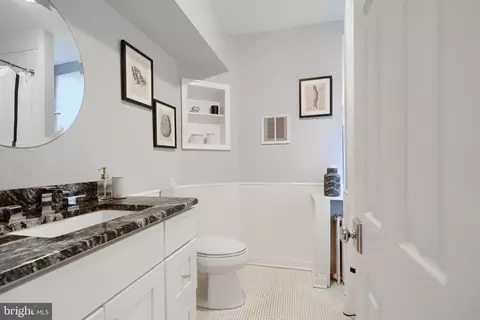 Bath - 2214 E Lombard St E, Baltimore, MD 21231 photo 4 of 6