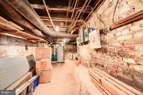 Entry Way - 2214 E Lombard St E, Baltimore, MD 21231 photo 3 of 3